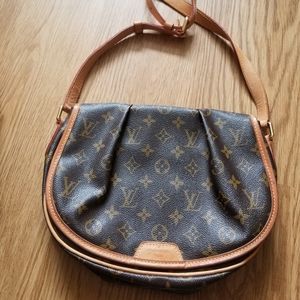 Louis Vuitton crossbody bag